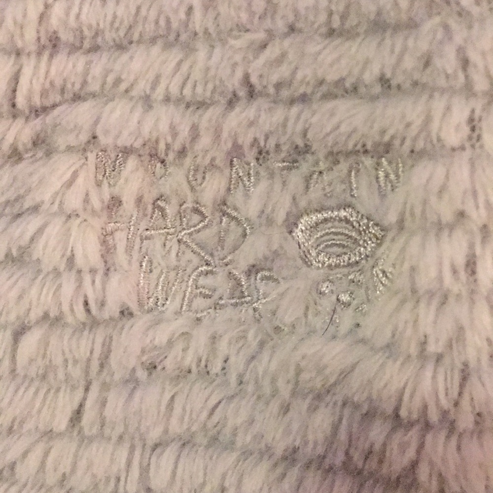 Mountain Hardware Pullover Size Medium - image 2